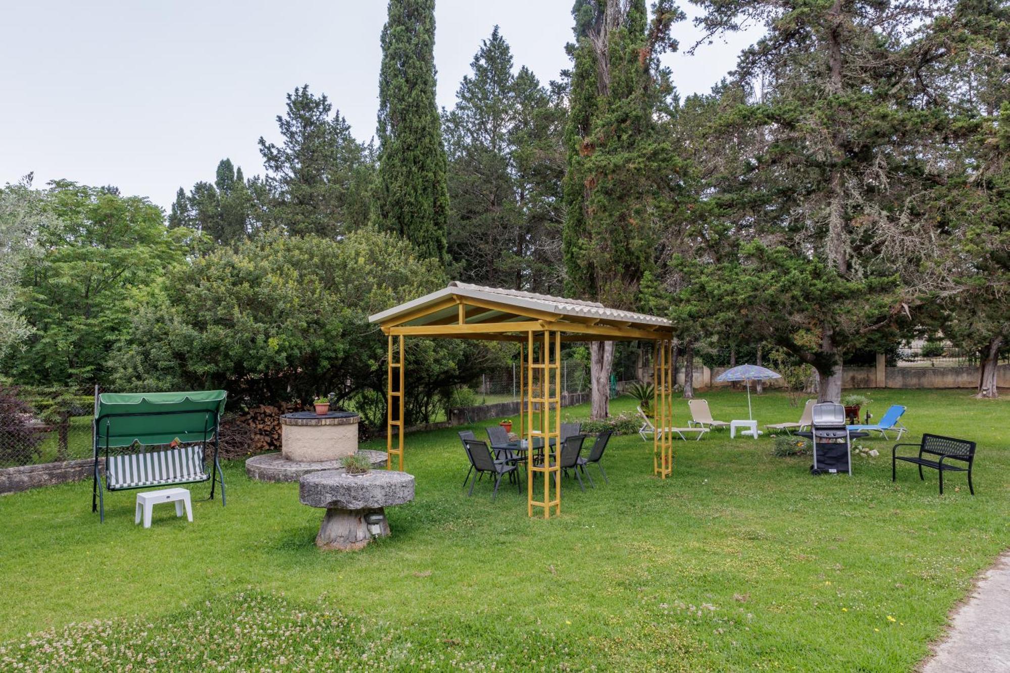 Villa Haris Gazatika Exterior photo